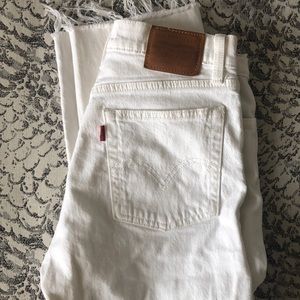Levi’s Wedgie Straight white denim